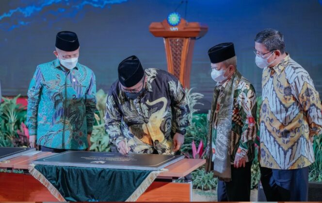 
 Gus Yaqut Resmikan Gedung Pendidikan Profesi Guru, Rumah Tahsin dan Tahfidz UIN Bandung