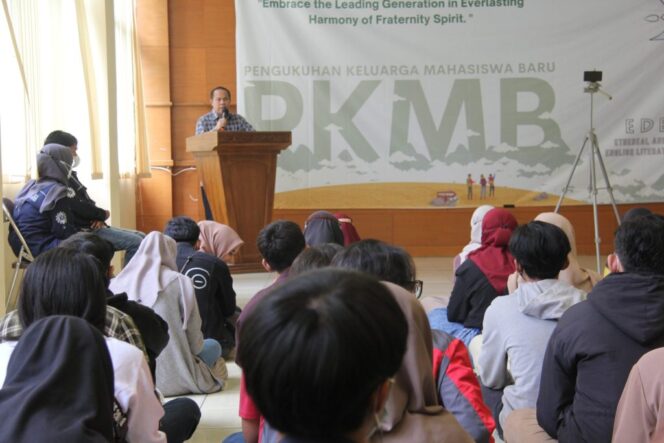 
 PKMB Menempa Mental dan Kapasitas Kepemimpinan Mahasiswa dalam Bersikap